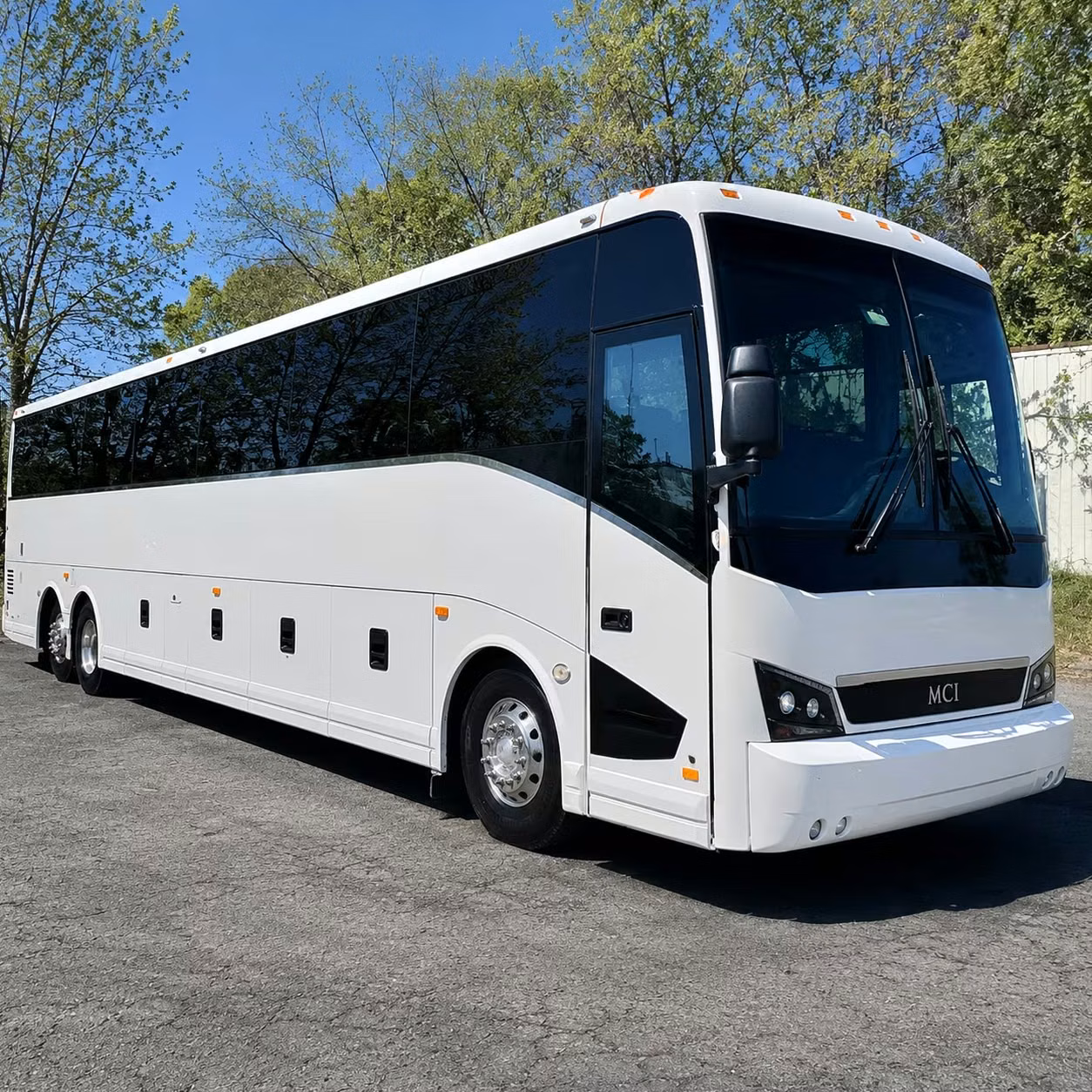 charter bus rentals for large groups heading to kansas city concerts
